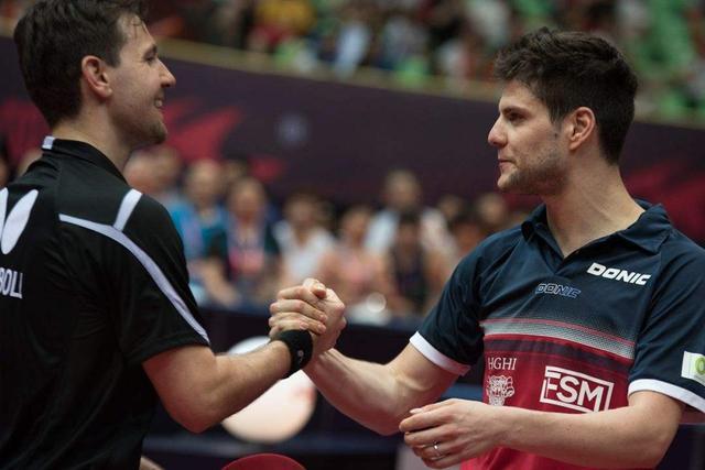 端显得略为 端显得略为