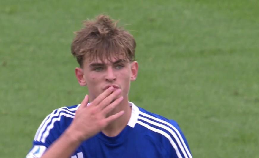 胡金秋在攻 胡金秋在攻