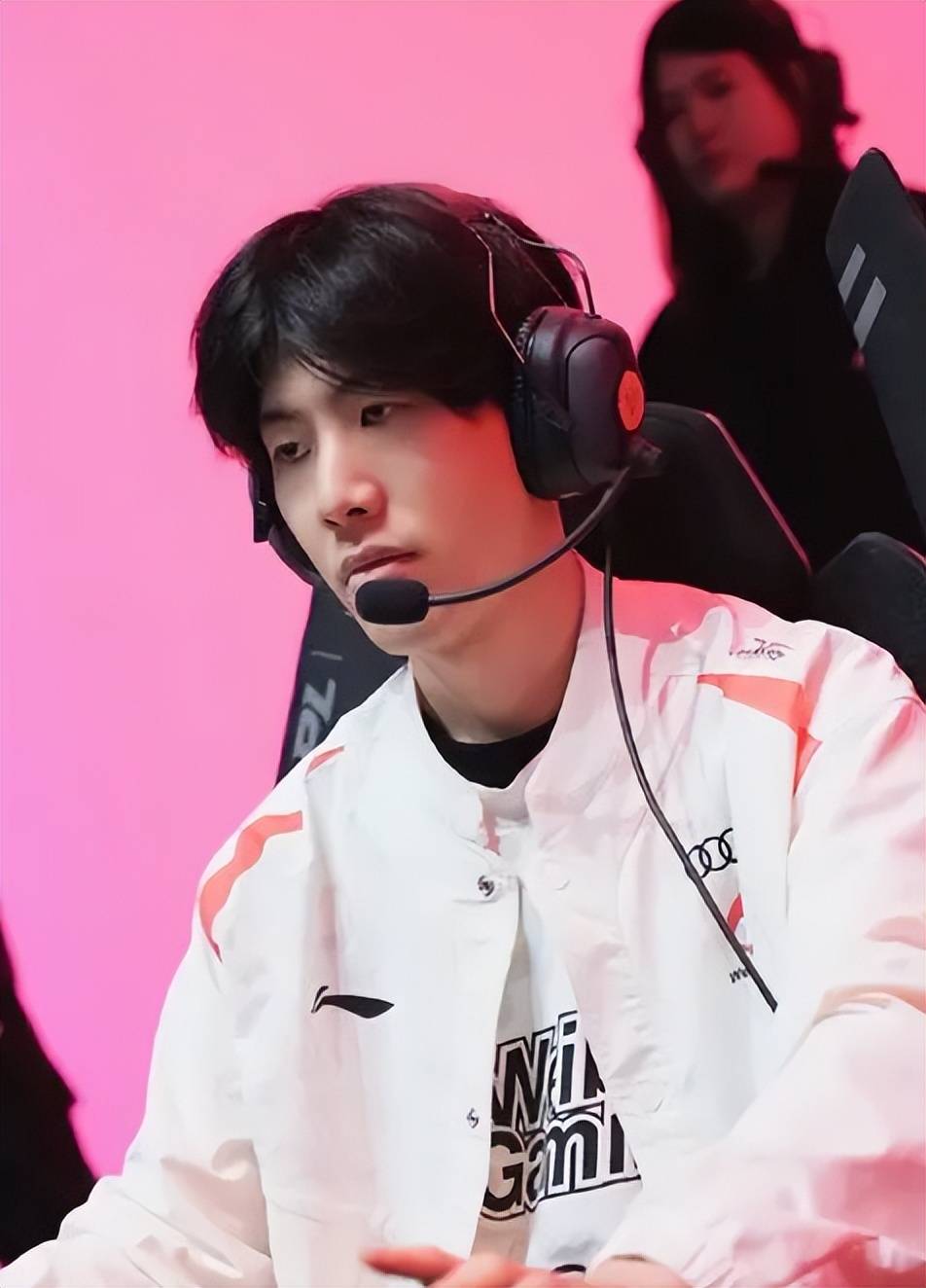 能在防守端 能在防守端